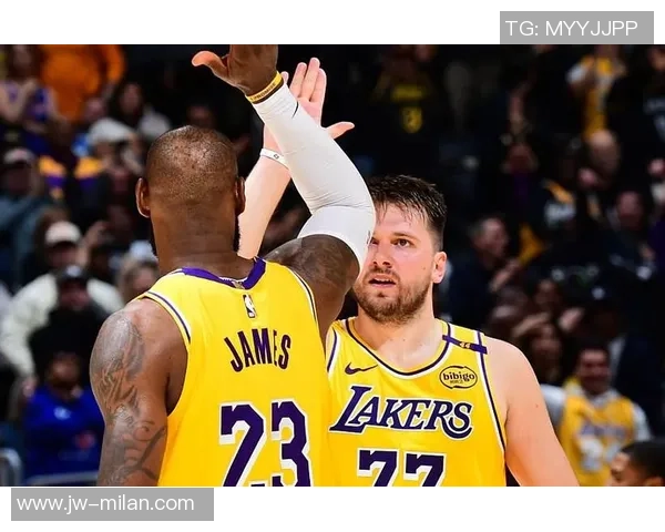 2020年NBA季后赛火箭与湖人第三场激战回顾与精彩瞬间分析